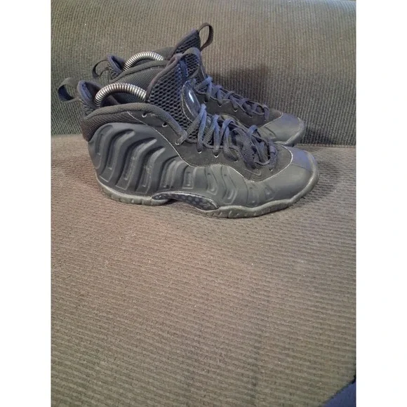Nike Shoes Women's 6.5 Youth 5Y Foam Posite Black Basketball Sneakers FN7143-001 - Picture 3 of 8